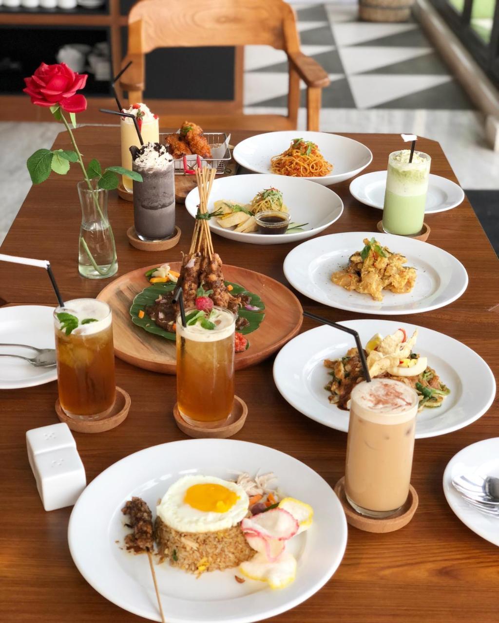 Eightin Hotel Sudirman Dżakarta Zewnętrze zdjęcie